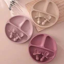 Plato de silicona sin BPA para bebé con cara sonriente