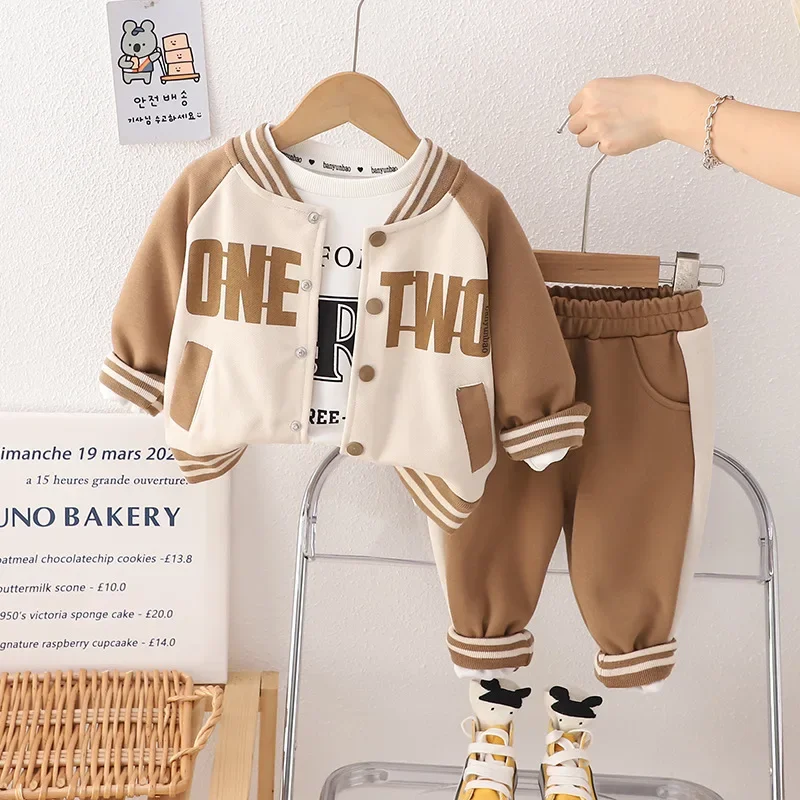 Conjunto primavera bebé niña: chaqueta, camiseta y pants