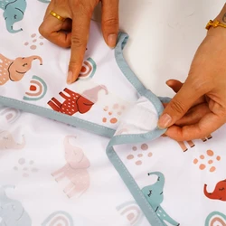 Babero impermeable antisuciedad para bebé – Manga larga