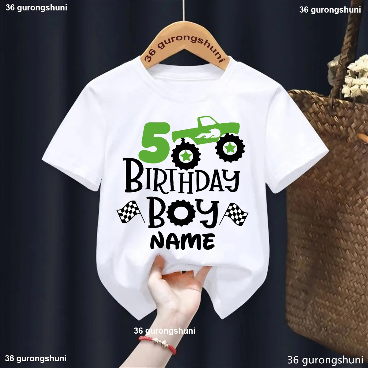 Camiseta personalizada de coche monstruo con nombre para cumpleaños