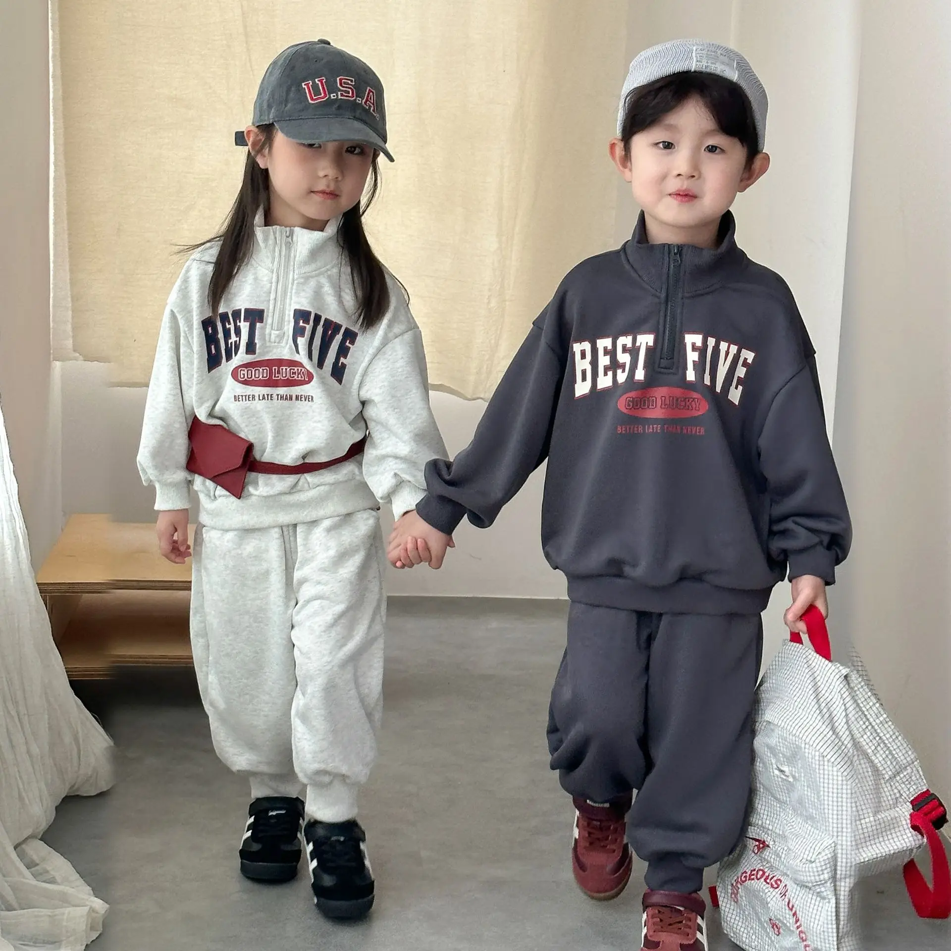 Conjunto de niña de sudadera deportiva con pantalón de otoño - imagen 4