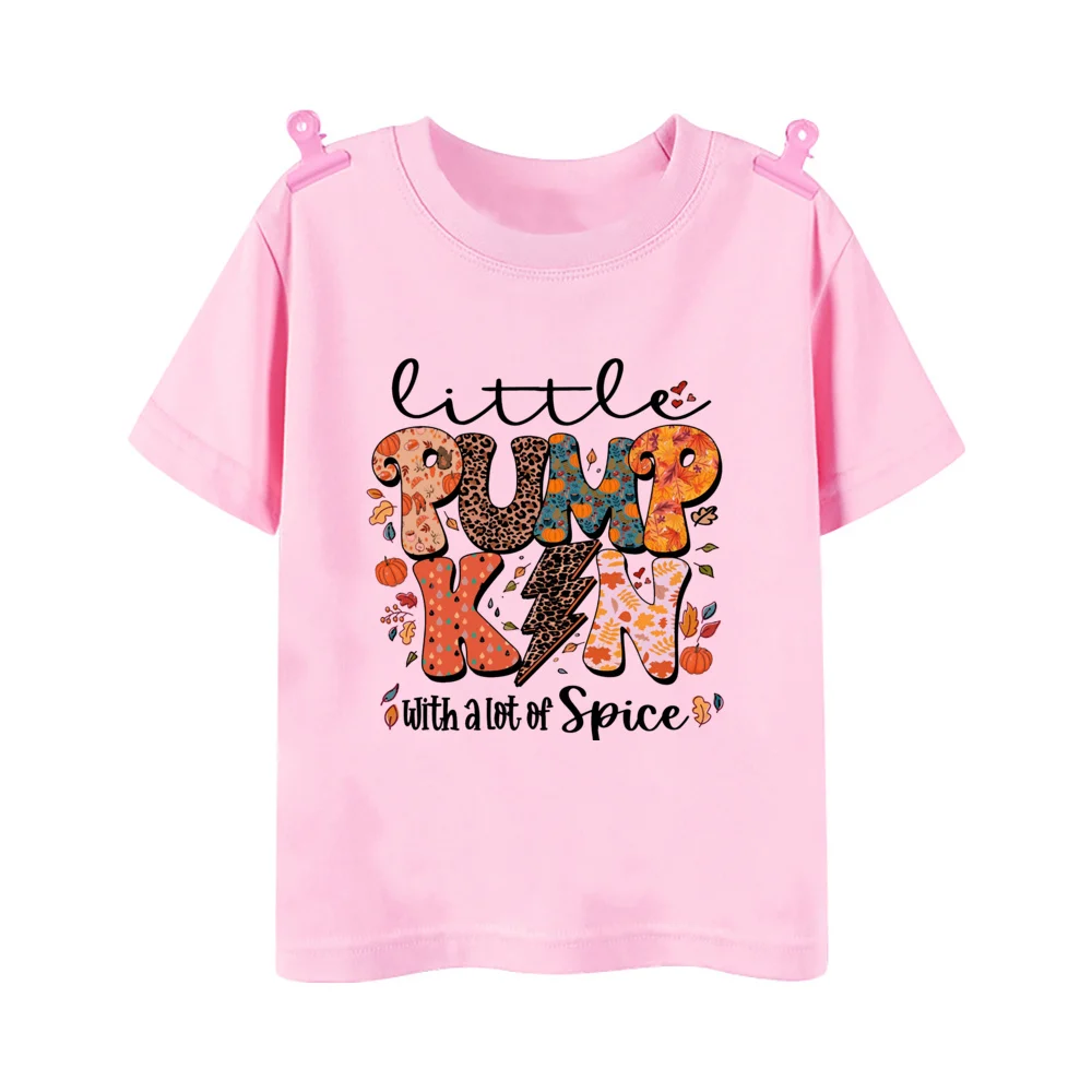 Camiseta usada en conjunto festivo