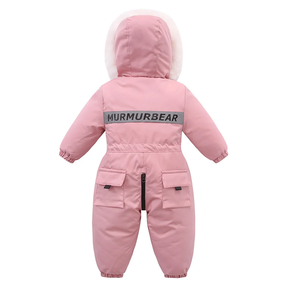 Mono de invierno infantil en uso real