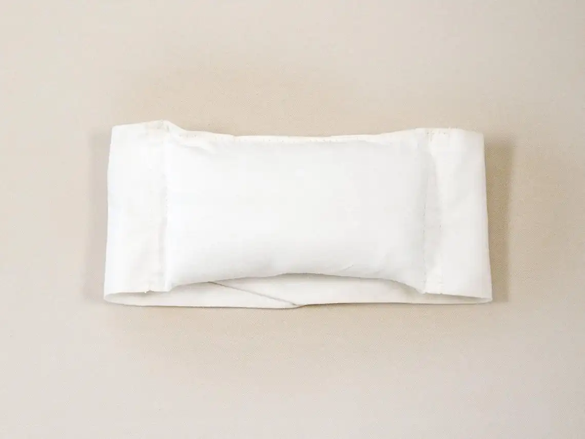 Almohada media luna de posicionamiento para bebé recién nacido - imagen 3
