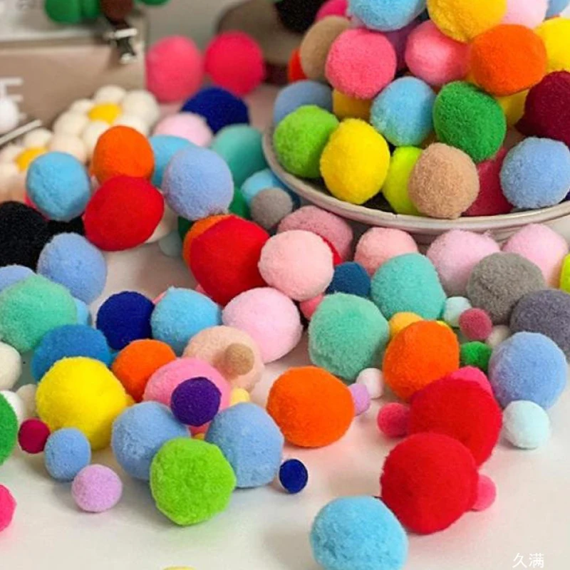 Bolas de peluche suaves para manualidades y decoración infantil - imagen 3