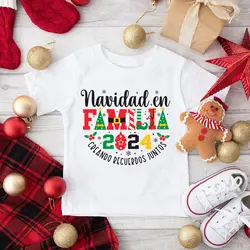 Conjunto familiar a juego con print navideño para papá, mamá y niños