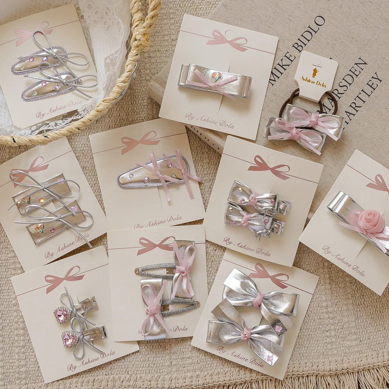 Horquilla infantil rosa plateado con lazo
