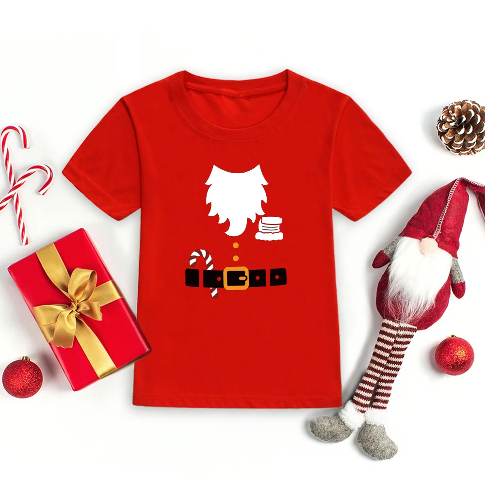 Camiseta combinada con pantalón rojo para disfraz de Papá Noel
