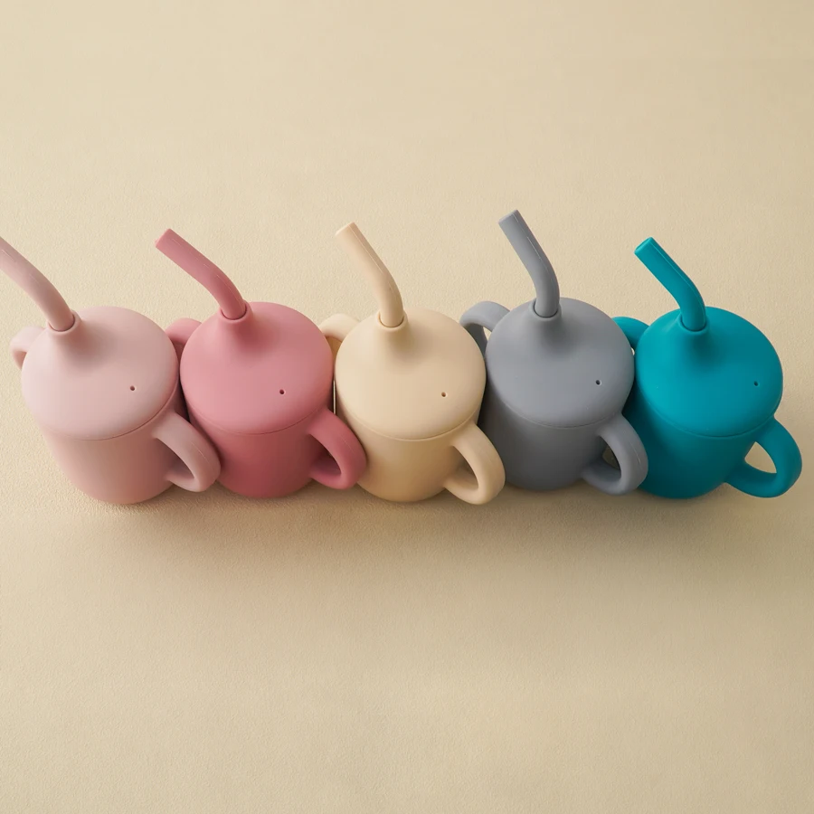 Color Kids Taza de aprendizaje en silicona con pajita portátil - imagen 3
