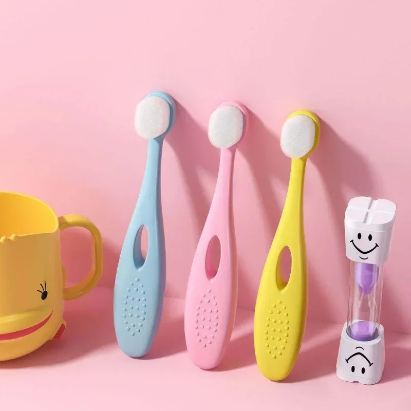 Cepillo dental infantil con mordedor suave para bebé - imagen 5