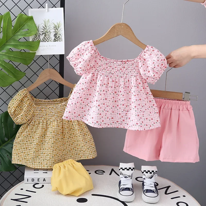 Conjunto de bebé niña de algodón con flores y cuadros: top y short - imagen 5