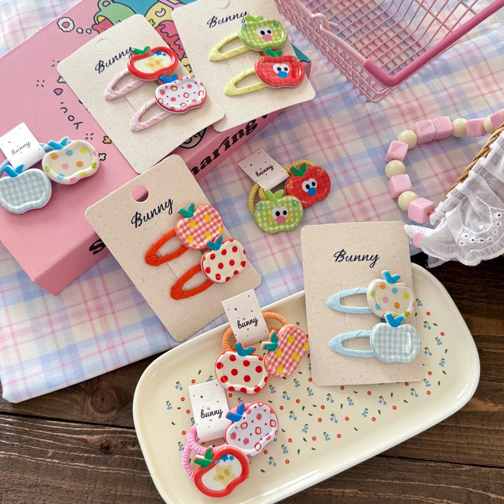 Horquillas infantiles de resina con forma de manzana