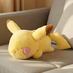 Peluche de Pikachu dormido estilo caricatura, suave y cómodo