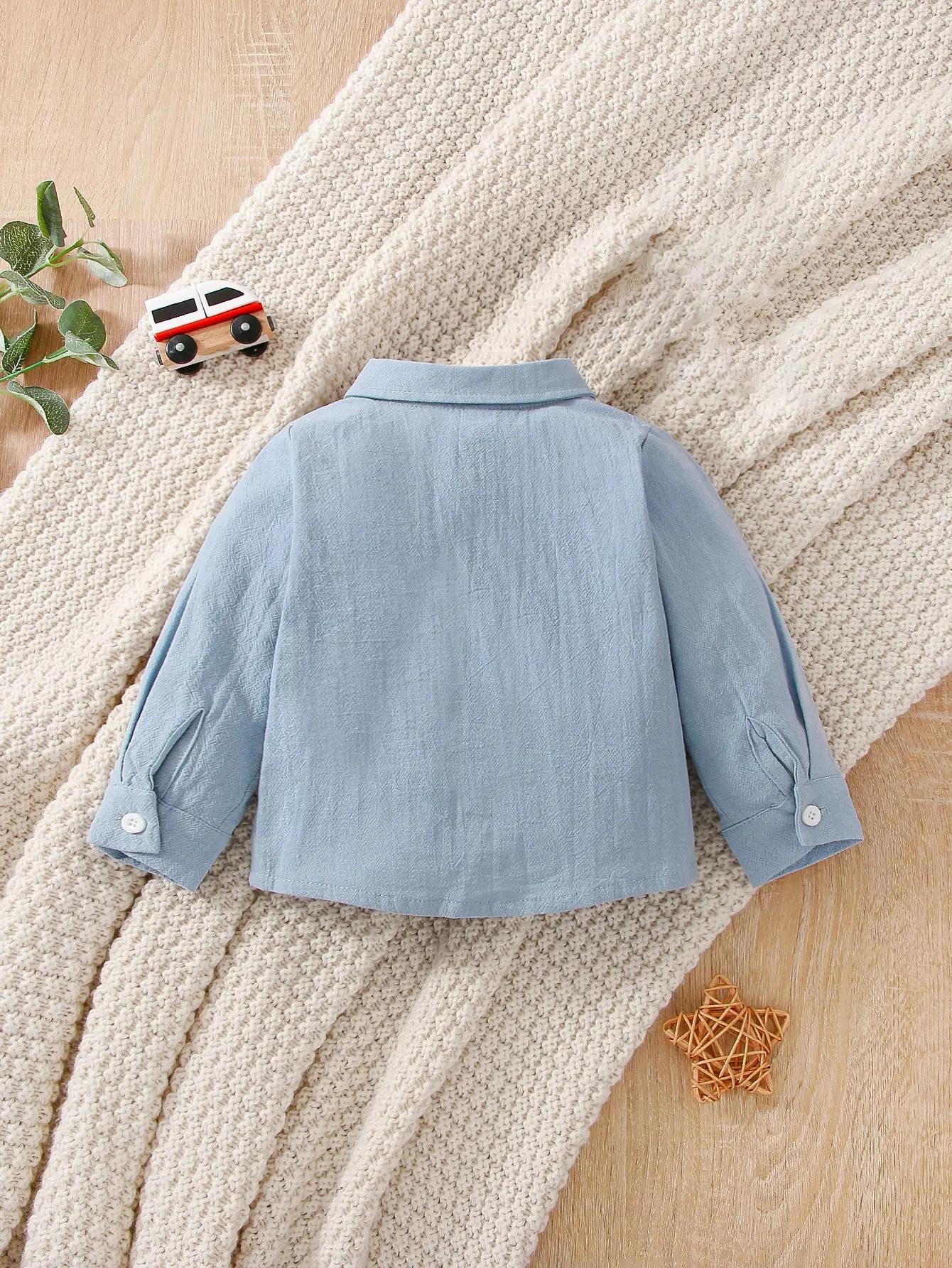Camisa gris para bebé