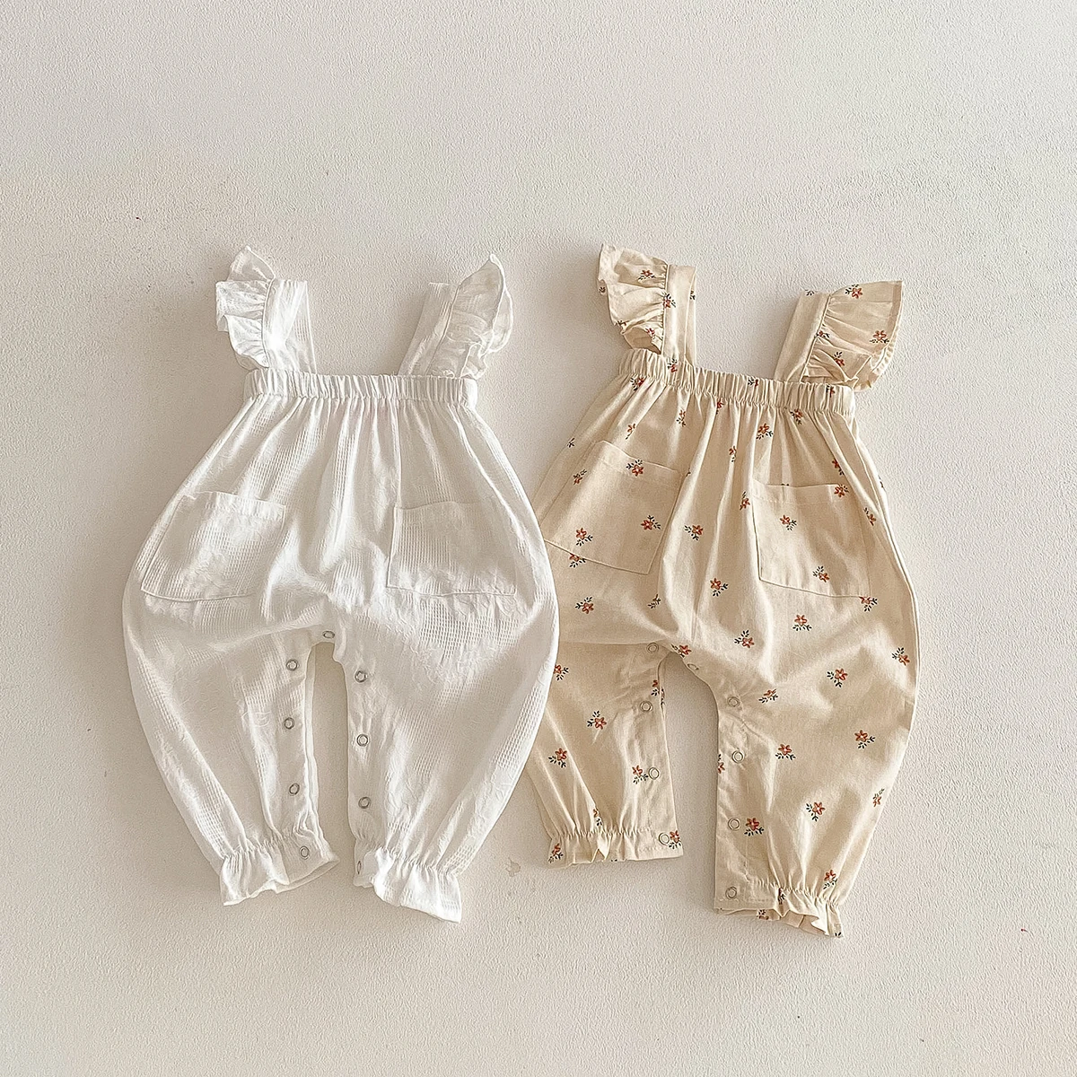 Modelos disponibles en blanco y beige