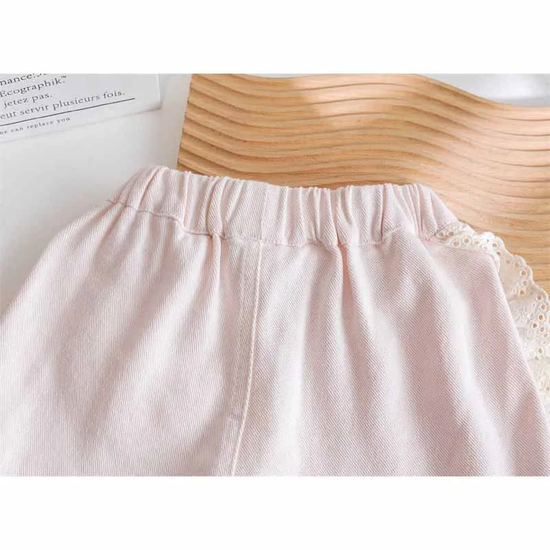 Conjunto infantil de verano en estilo suelto