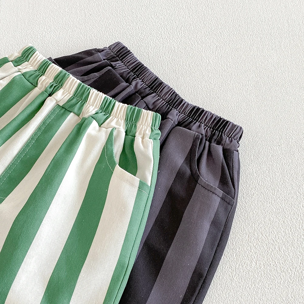 Pantalones cortos de rayas transpirables en algodón con bolsillos - imagen 3
