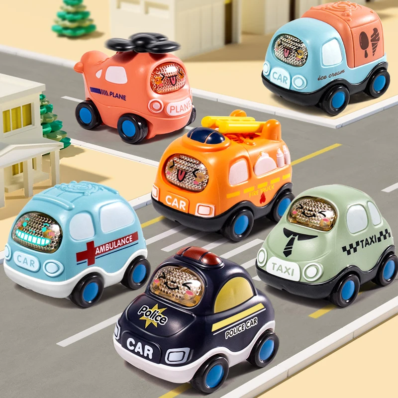 Coches de juguete coloridos y detallados