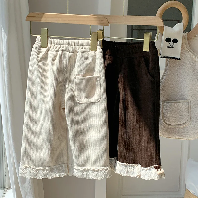 Look de otoño con pantalón YWHUANSEN y sudadera
