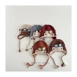 Gorro infantil con protección de oídos estilo piloto de dibujos