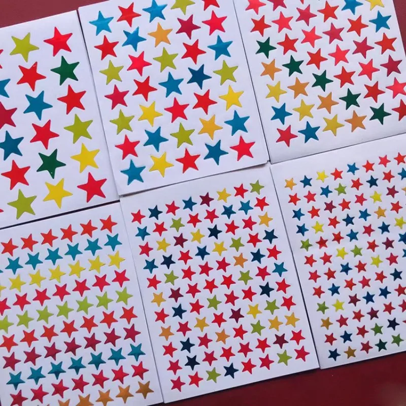 Pegatinas adhesivas listas para usar en el aula