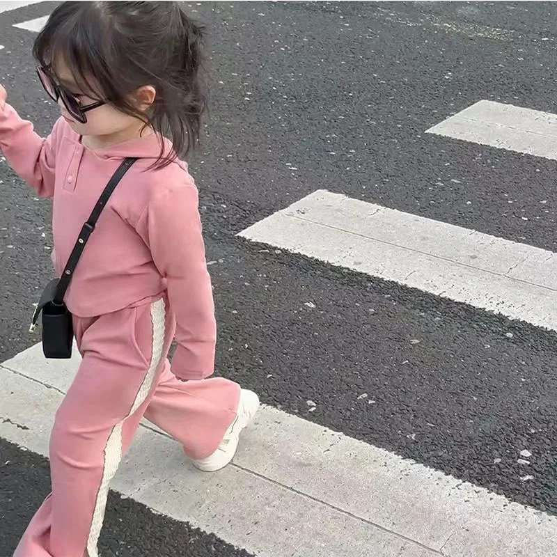 Conjunto niña sudadera con capucha y pantalón de entretiempo - imagen 5