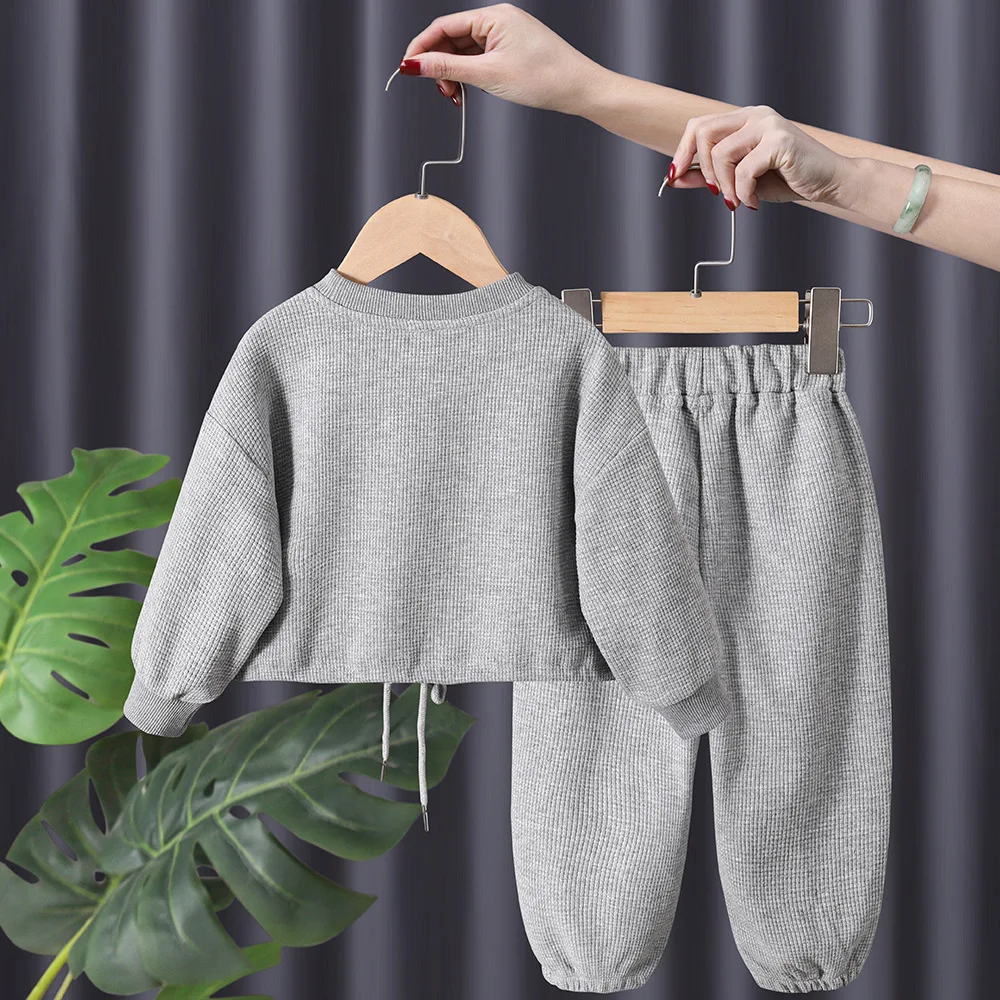 Conjunto deportivo sudadera y pantalón largo para otoño - imagen 5