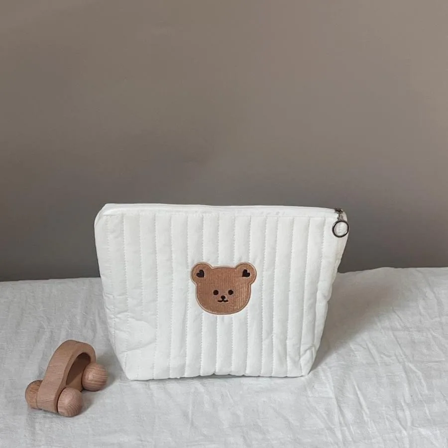 Bolso de pañales mostrando capacidad interior