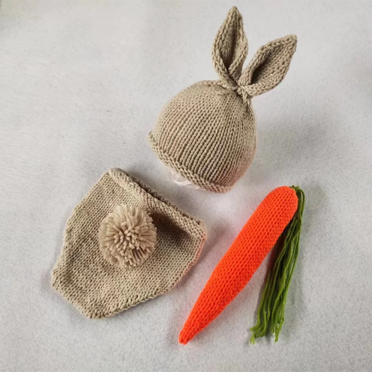 Disfraz de bebé para sesión de fotos con gorro de rábano - imagen 3