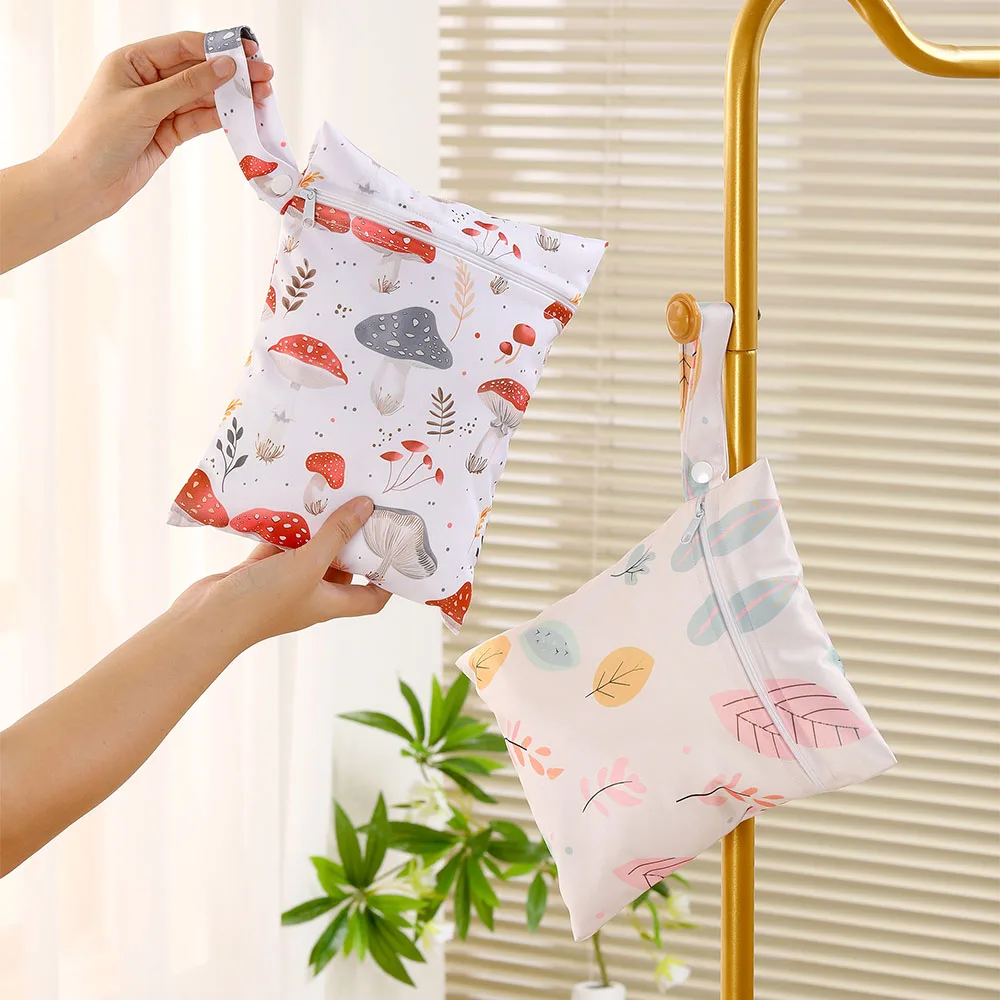 Bolsa impermeable colgante portátil con estampado de pata de perro - imagen 3