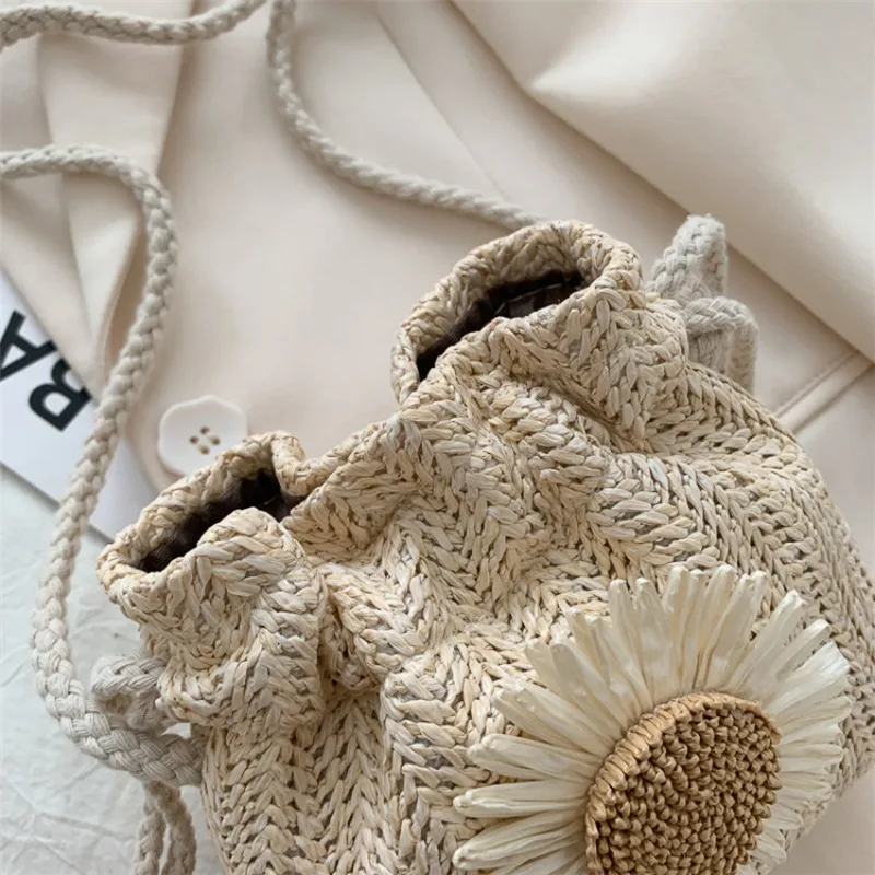 Bolso de rafia tipo cubo para niña – bandolera cruzada verano - imagen 2