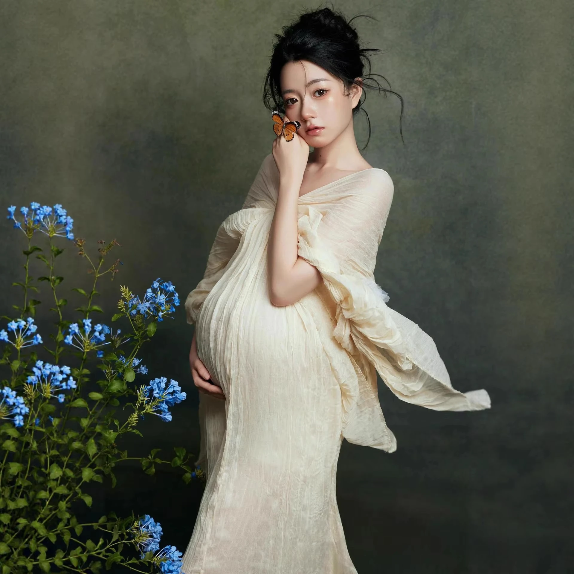 Vestido de maternidad blanco estilo griego – Elegante para sesión de fotos - imagen 2