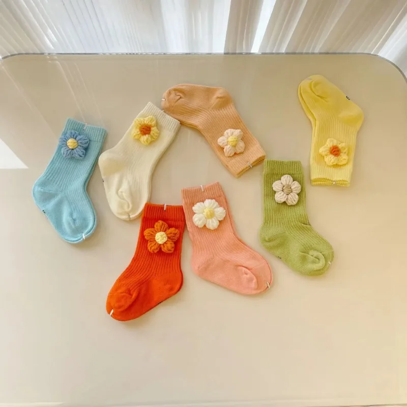 Calcetines de punto con flores hechos a mano para bebé