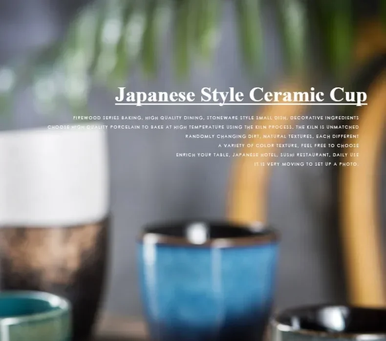 Taza de cerámica japonesa con acabado mate en tono gris claro, vista frontal