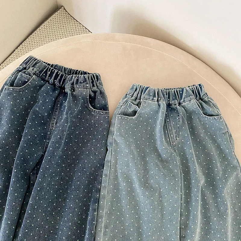 Vista del pantalón vaquero infantil MILANCEL