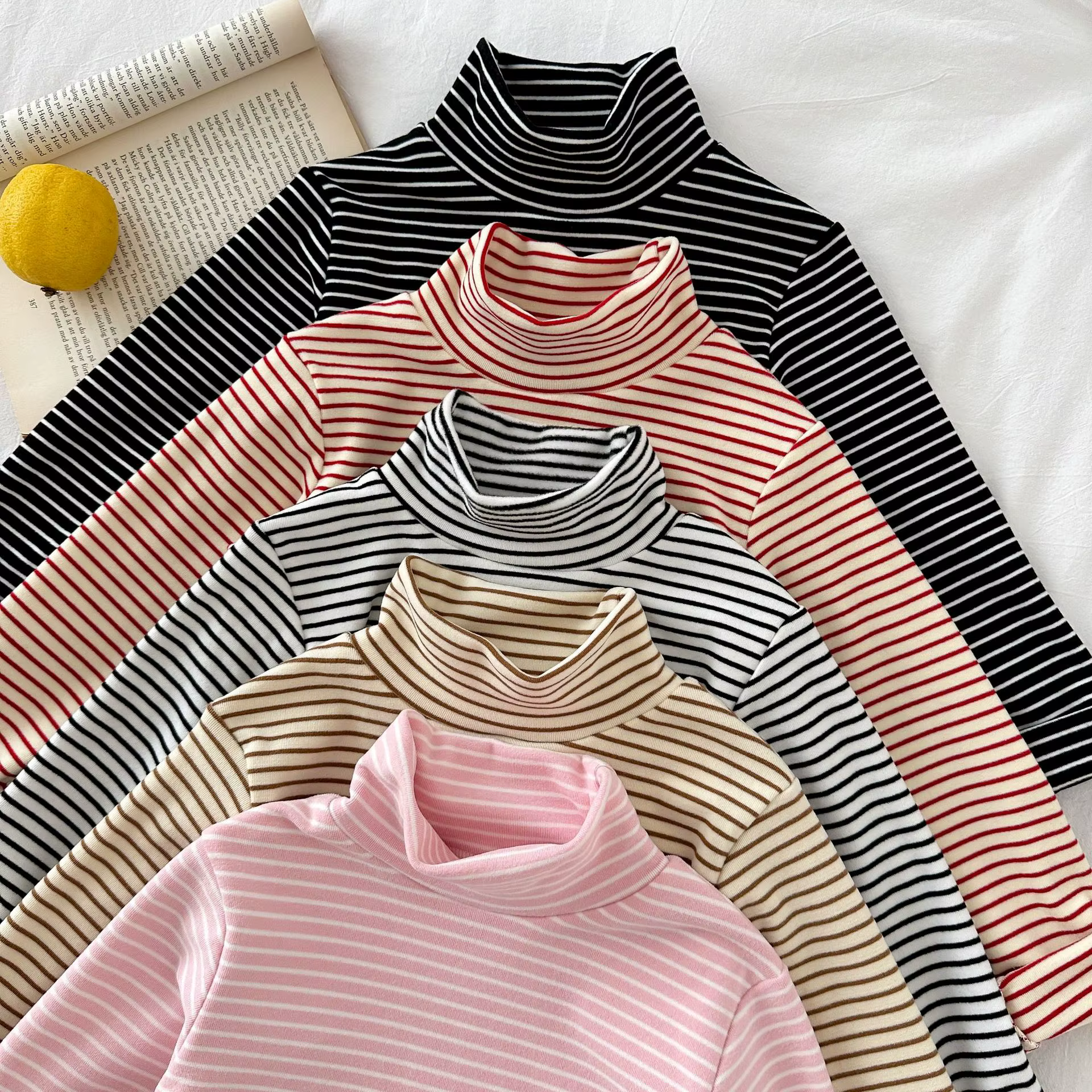 Vista frontal de la blusa a rayas