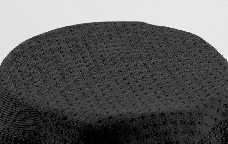 Detalle del orificio para gafas y la máscara transpirable
