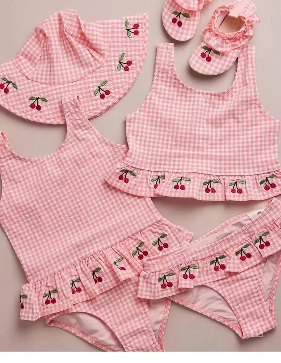 Bañador de una pieza para niña KS con gorro a juego