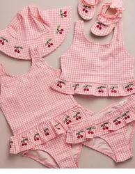 Bañador de una pieza para niña KS con gorro a juego