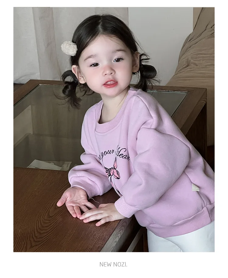 Sudadera acolchada infantil con diseño de pajarita