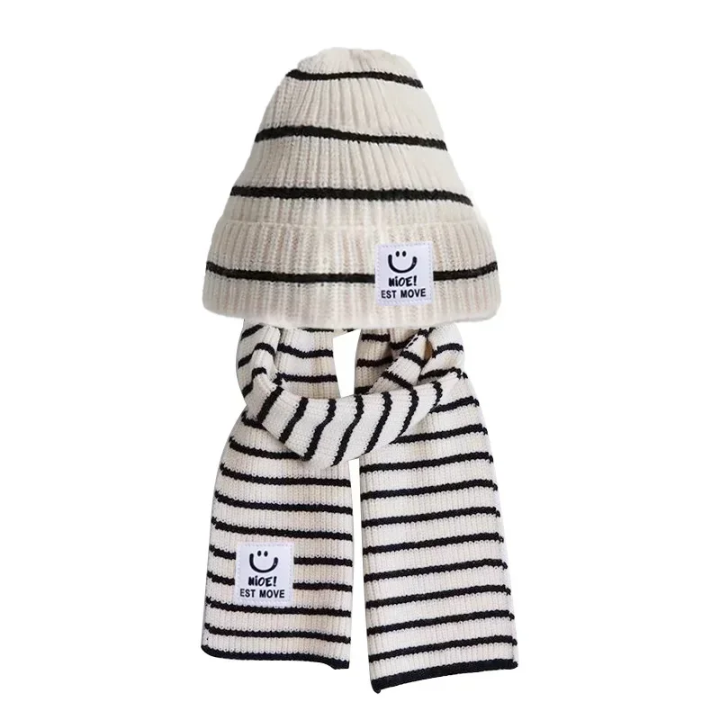 Gorro y bufanda infantil de punto a rayas – Temporada otoño invierno