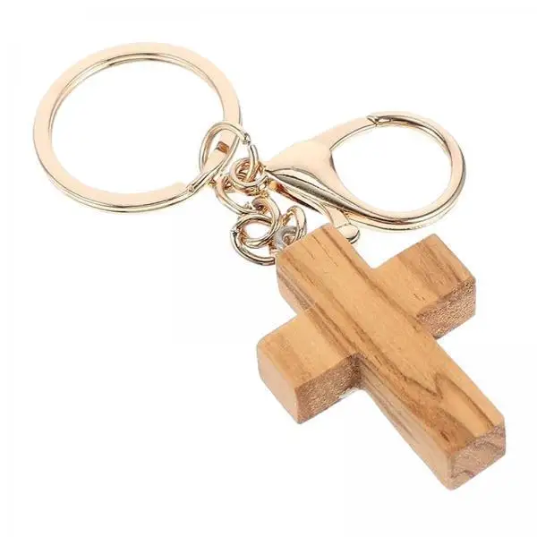 Llavero de madera con cruz, acabado rústico y diseño clásico