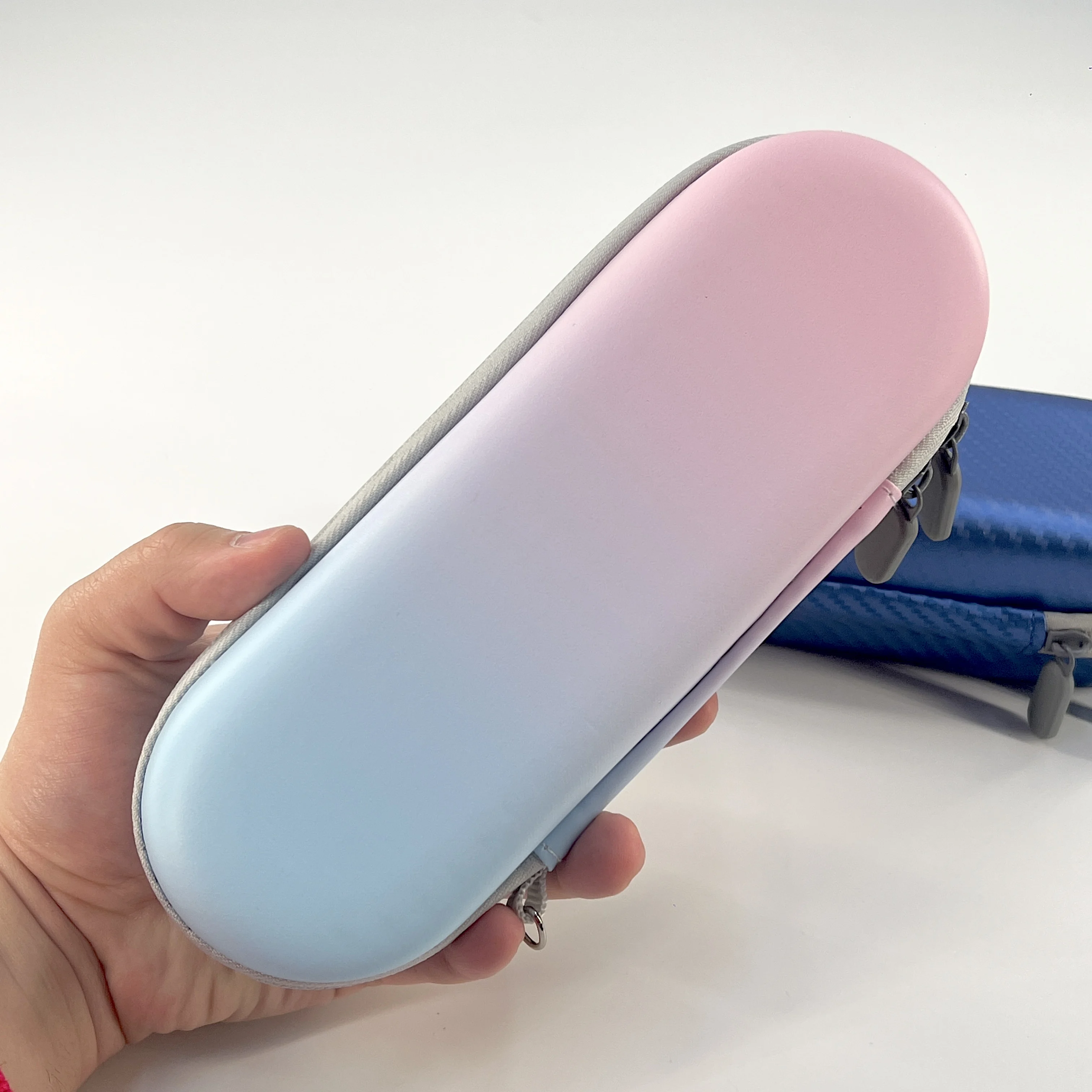 Estuche viaje para cepillo eléctrico infantil con compartimento resistant - imagen 5