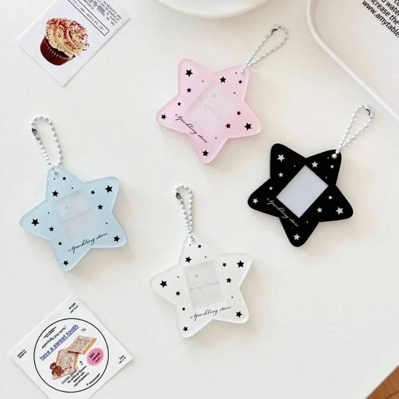 Soporte acrílico para photocards estilo coreano con llavero - imagen 2