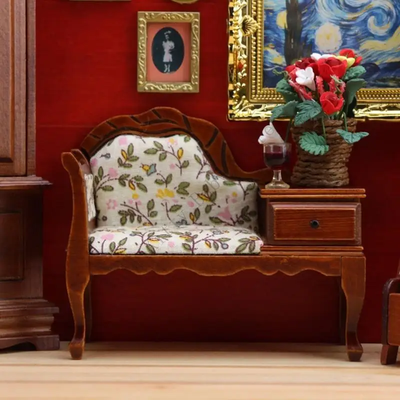 Sillón miniatura floral en madera para casa de muñecas con cajón - imagen 3