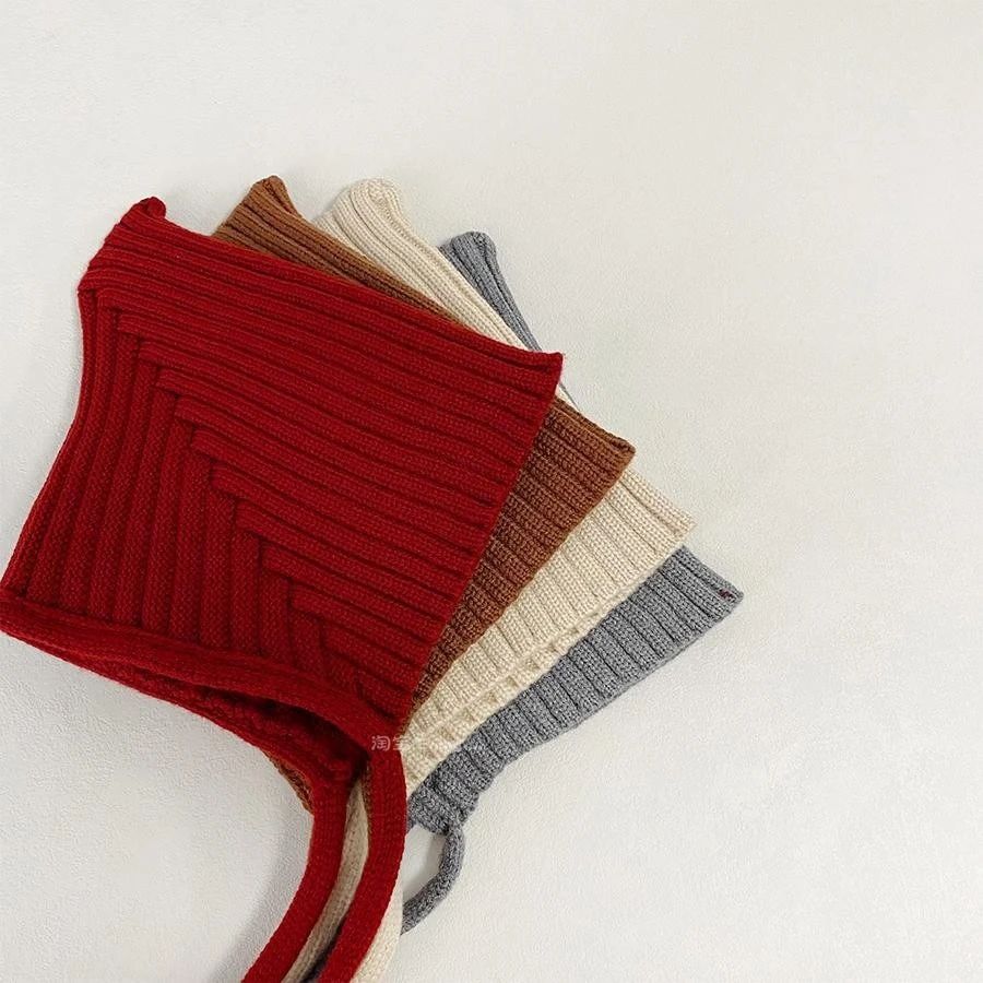 Gorro de bebé navideño rojo con protección de orejas - imagen 3