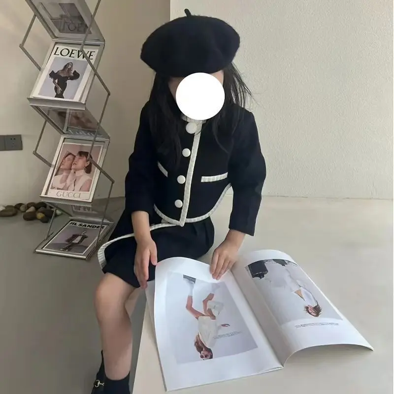 Look elegante infantil tipo Chanel