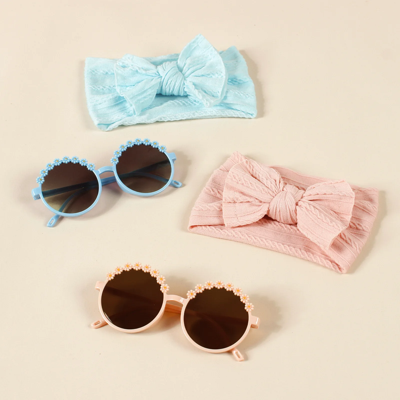 Conjunto de accesorios para bebé niña – Diademas, gafas de sol y calcetines florecitas - imagen 3