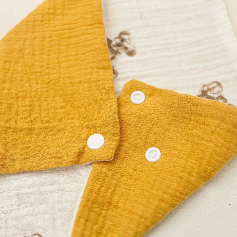 Set babero reversible y toalla de gasa de algodón para bebé - imagen 3
