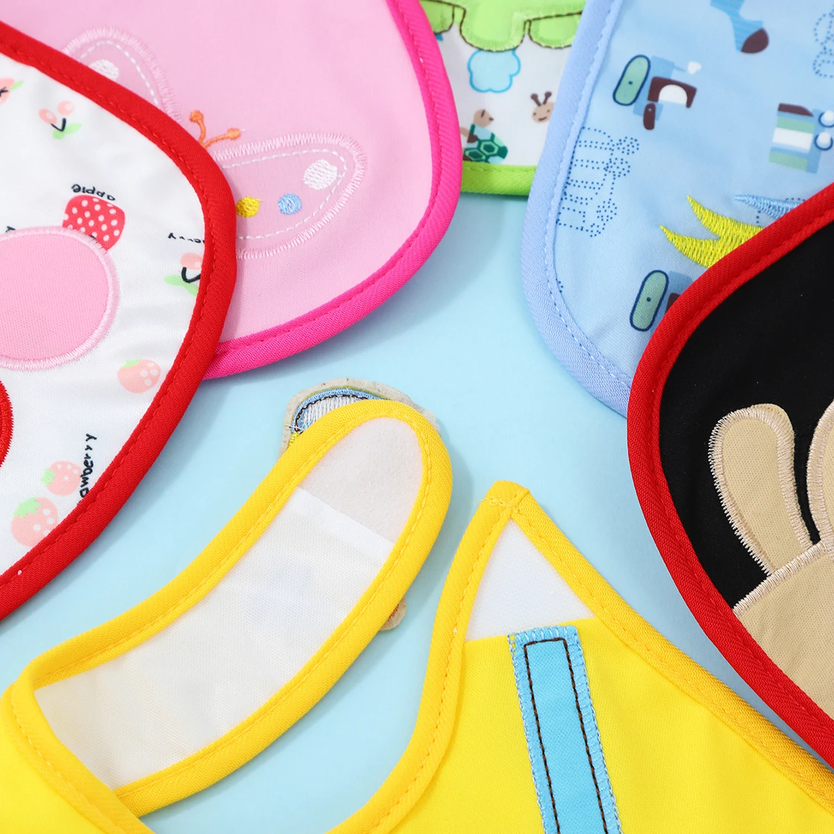 Baberos impermeables para bebés – Perfectos para la hora de comer